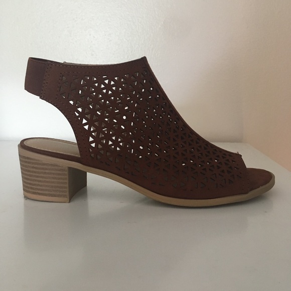 Shoes - Picture 2 of 5